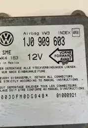01000921 блок управління airbag (srs) Volkswagen Golf IV 2002