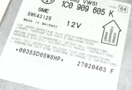 27020403F блок управления AirBag (SRS) Volkswagen Polo 2003