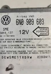 03960411 блок управління airbag (srs) Volkswagen PASSAT B7 2012