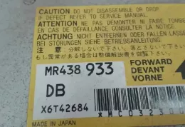 MR438933 блок управління airbag (srs) Mitsubishi Montero 2001
