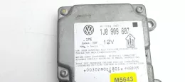 M5643 блок управления AirBag (SRS) Volkswagen PASSAT B5 1999