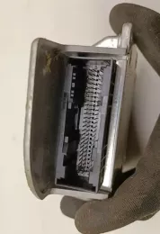 65773414990 блок управління airbag (srs) BMW X3 E83 2005