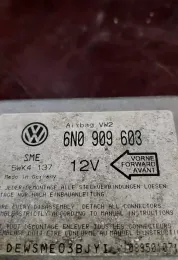 089501071 блок управления AirBag (SRS) Volkswagen PASSAT B4 1994