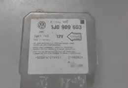 21980809 блок управління airbag (srs) Volkswagen Golf IV 2000