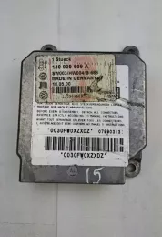 07990313 блок управління airbag (srs) Volkswagen Golf IV 2002