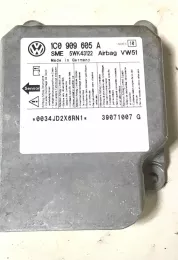 39071007 блок управління airbag (srs) Volkswagen Transporter - Caravelle T5 2007