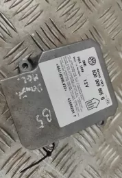 43990204F блок управління airbag (srs) Volkswagen PASSAT B7 2012