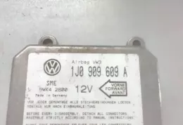 39970101 блок управління airbag (srs) Volkswagen Golf IV 2000