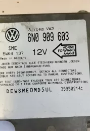 39950214 блок управління airbag (srs) Volkswagen PASSAT B7 2012