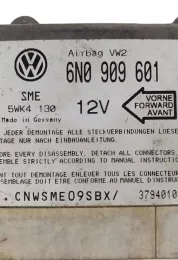 379401061 блок управления AirBag (SRS) Volkswagen Golf III 1994