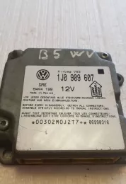 06990316 блок управління airbag (srs) Volkswagen PASSAT B7 2012
