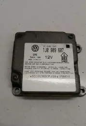 37980318 блок управления AirBag (SRS) Volkswagen PASSAT B5 1999