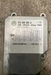 13071011C блок управління airbag (srs) Volkswagen Multivan T5 2006