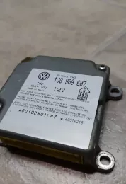 40970216 блок управління airbag (srs) Volkswagen PASSAT B5 2000