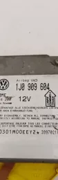 39970218 блок управління airbag (srs) Volkswagen PASSAT B5 1999