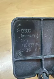 4B0857798 пряжка центрального ременя безпеки заднього сидіння Audi A4 S4 B5 8D 1997