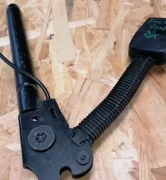 1713777 пряжка переднього ременя безпеки Ford Focus 2004
