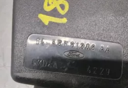 84ABF61208AA пряжка переднього ременя безпеки Ford Orion