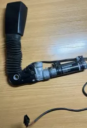 8257789 пряжка переднього ременя безпеки BMW 3 E46 2000