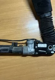 8257789 пряжка переднього ременя безпеки BMW 3 E46 2000