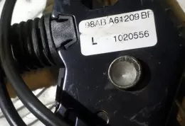 1020556 пряжка переднього ременя безпеки Ford Focus 2000