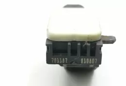 701187 датчик удара подушки безопасности Volvo V70 2008