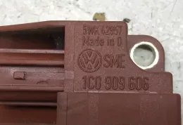 5WK42957 датчик удара подушки безопасности Volkswagen Golf IV 2004