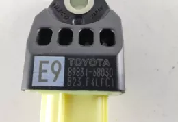 823F4LFC1 датчик удара подушки безопасности Toyota Prius+ (ZVW40) 2018