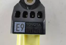 823F4LFBY датчик удара подушки безопасности Toyota Prius+ (ZVW40) 2018
