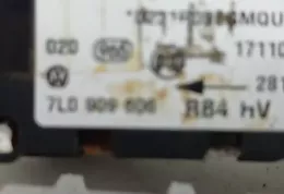 171102 датчик удару подушки безпеки Volkswagen Touareg I 2004