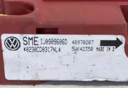 48970207 датчик удару подушки безпеки Volkswagen Golf IV 2000