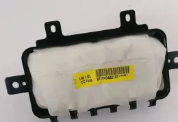 XK1040462107 подушка безпеки пасажира KIA Sportage 2011