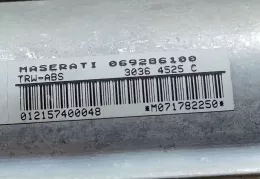 069286100 подушка безпеки пасажира Maserati Quattroporte 2008