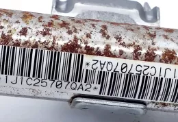 1J1C25707QA2 штора подушек безопасности Toyota Auris 150 2008
