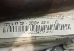 300513106AXL штора подушек безопасности Toyota Avensis T250 2006