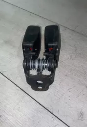 7023407 пряжка заднього ременя безпеки Ford Focus 2007