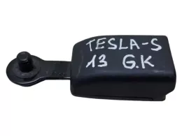 100526900B пряжка заднего ремня безопасности Tesla Model S 2014