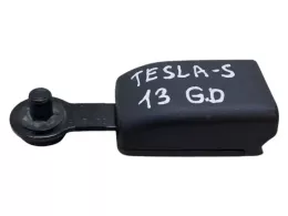 3178001522 пряжка заднього ременя безпеки Tesla Model S 2014