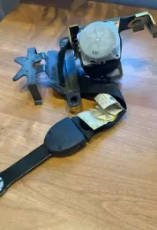 013056 ремінь безпеки заднього сидіння Toyota Corolla Verso AR10 2004