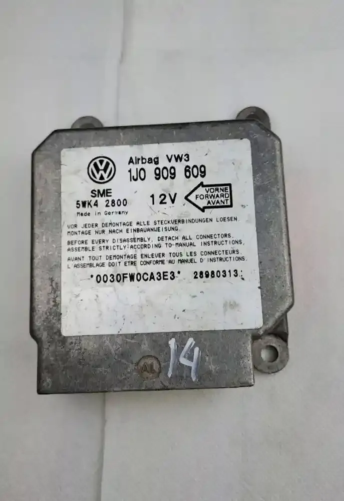 28980313 блок управления AirBag (SRS) Volkswagen Bora 2000