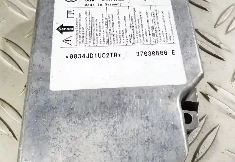 37030806E блок управления AirBag (SRS) Volkswagen Transporter - Caravelle T5 2005