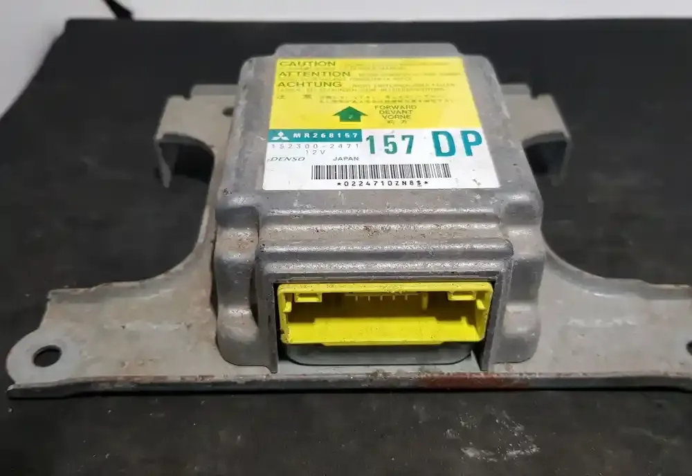 MR268157 блок управління airbag (srs) Mitsubishi Pajero Sport I 2001
