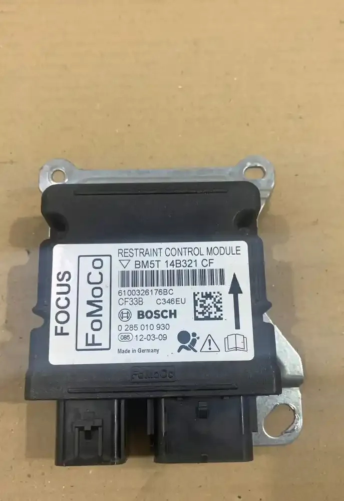 6100326176BC блок управління airbag (srs) Ford Focus 2012