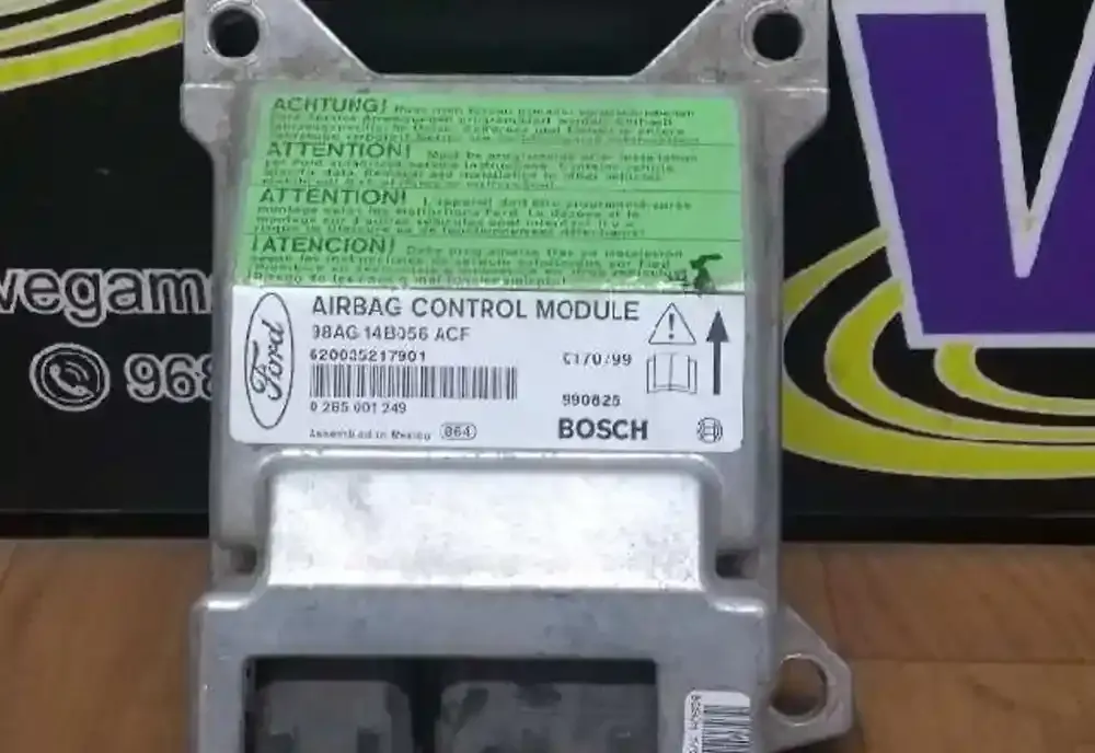 620035217901 блок управління airbag (srs) Ford Focus 1998