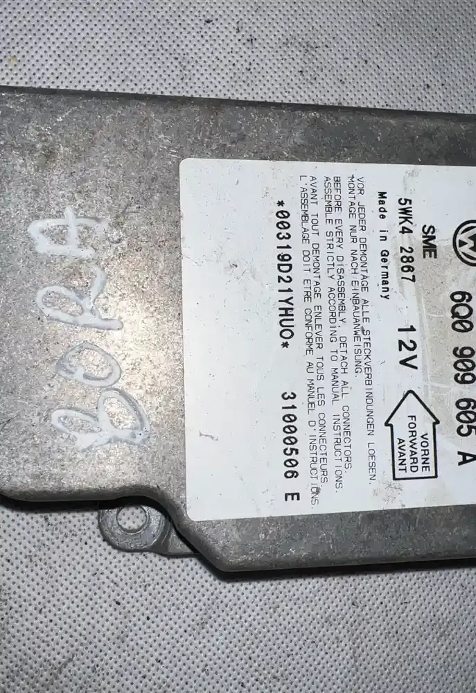 31000506E блок управління airbag (srs) Volkswagen Bora 2001