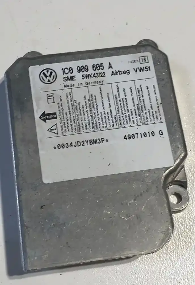 49071010G блок управления AirBag (SRS) Volkswagen Transporter - Caravelle T5 2008