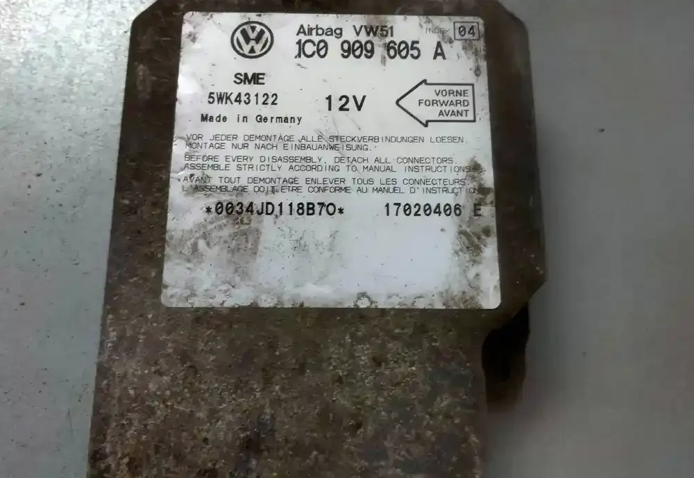 17020406 блок управління airbag (srs) Volkswagen Bora 2002