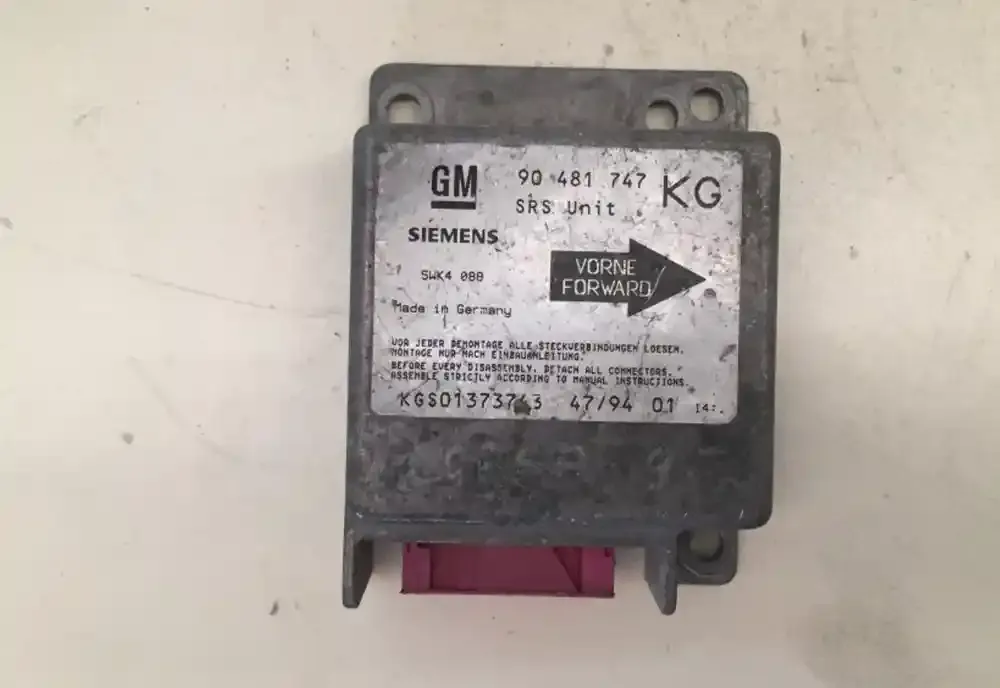 90481747 блок управління airbag (srs) Opel Corsa B 1999
