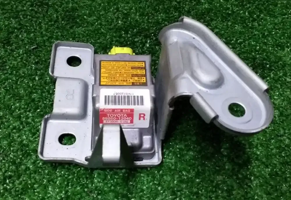 8986012040 блок управления AirBag (SRS) Toyota Corolla E120 E130 2001