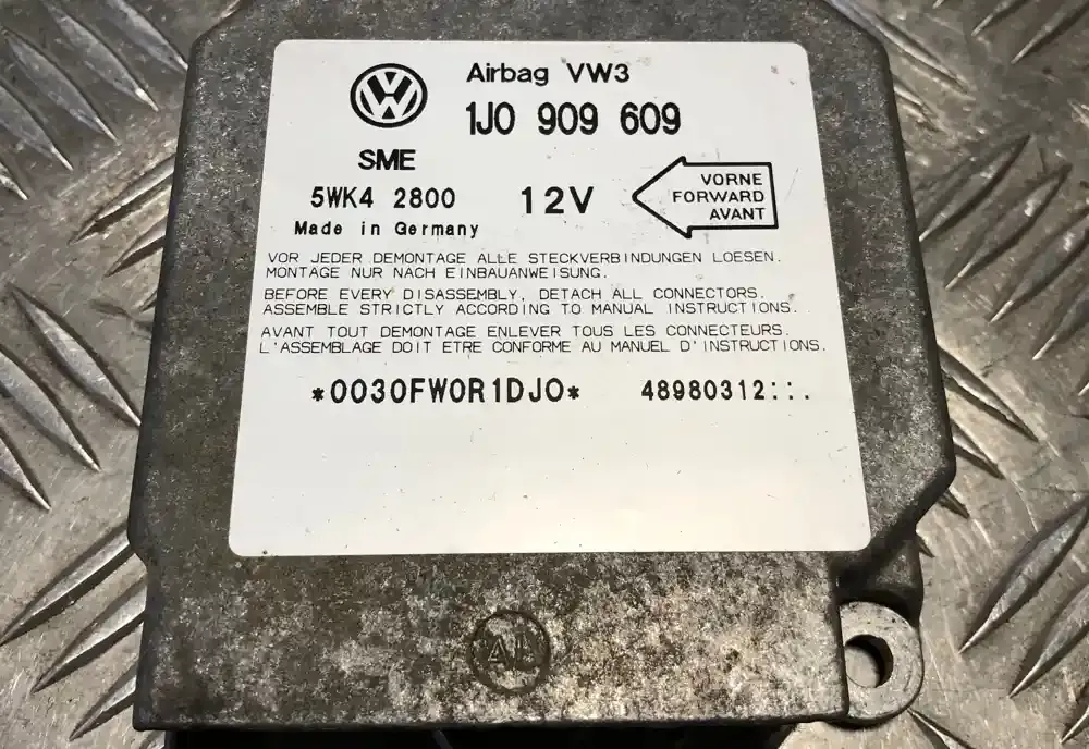 48980312 блок управления AirBag (SRS) Volkswagen Bora 1999